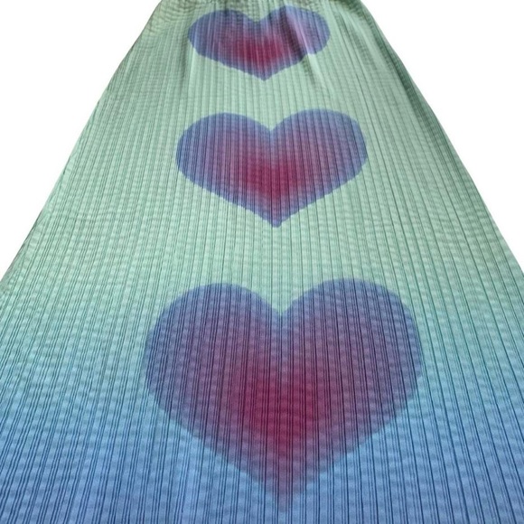 Pleated heart skirt 💓 - Picture 2 of 2